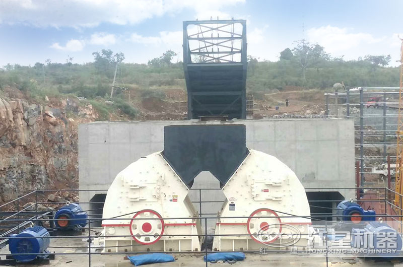 兩臺PCZ1720破碎機現場 兩臺PCZ1720破碎機現場