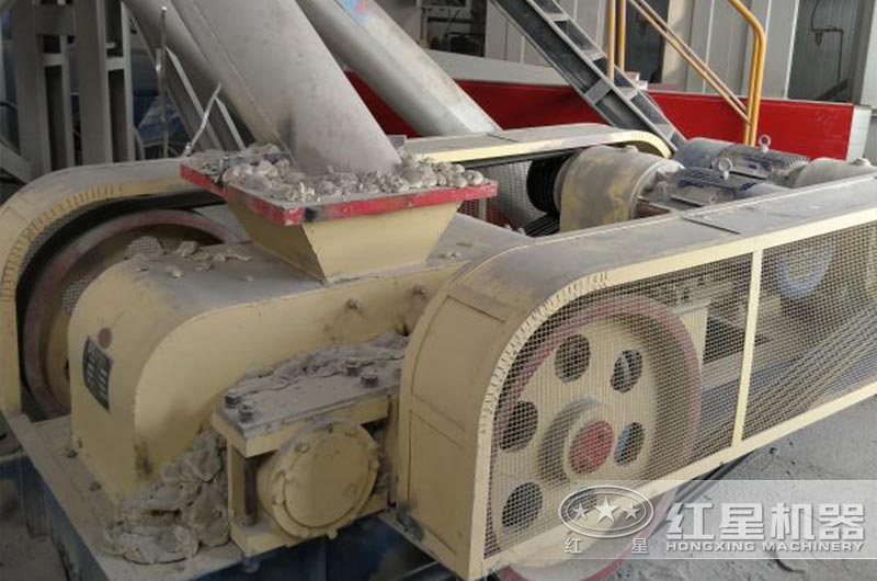 關于對輥式破碎機，客戶最常問的5個問題（紅星老師傅實地講解）
