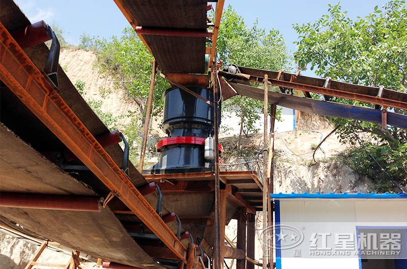 紅星單缸圓錐破碎機(jī)現(xiàn)場 紅星單缸圓錐破碎機(jī)現(xiàn)場