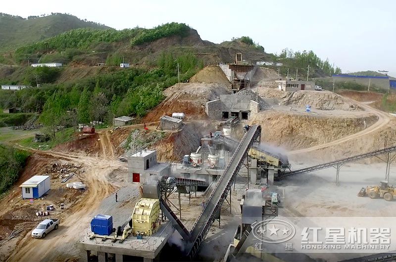 設計有處理回料流程的砂石破碎現(xiàn)場 設計有處理回料流程的砂石破碎現(xiàn)場