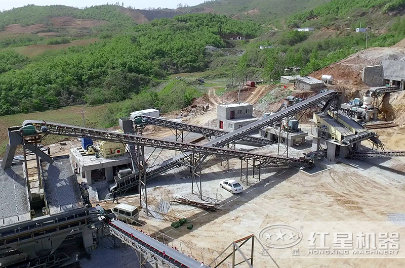 南陽生產(chǎn)現(xiàn)場，根據(jù)產(chǎn)量搭配生產(chǎn)線設(shè)備